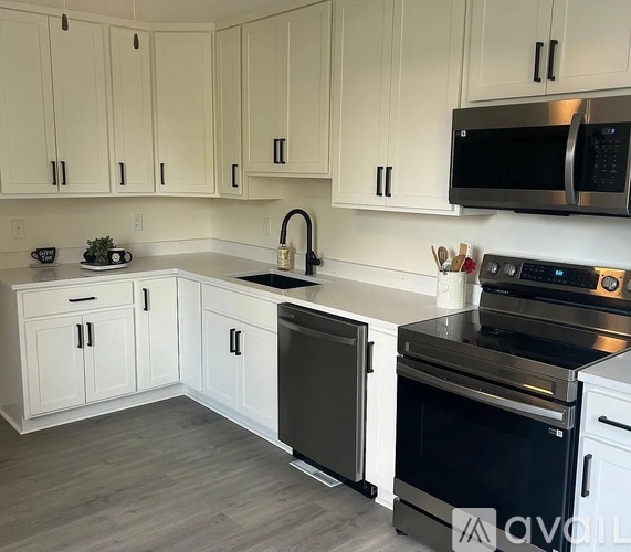 92 Pennsylvania Avenue 3 Beds Single Family Home for Rent - Photo gallery 4