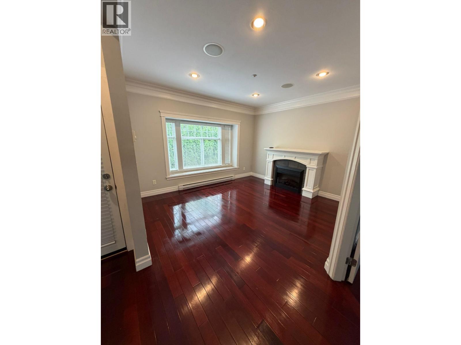 4585 COMMERCIAL STREET 2 Beds House for Rent - Photo gallery 2