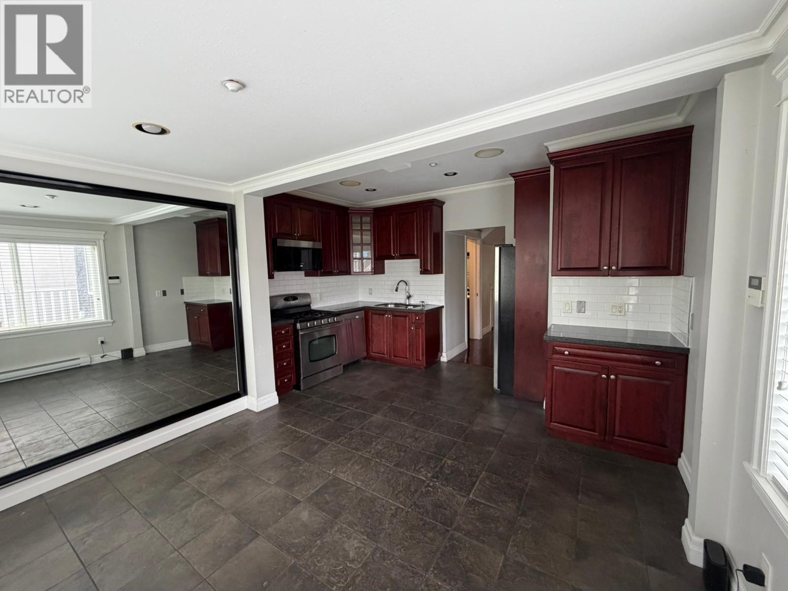 4585 COMMERCIAL STREET 2 Beds House for Rent - Photo gallery 3