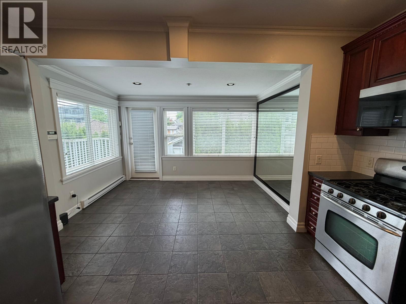 4585 COMMERCIAL STREET 2 Beds House for Rent - Photo gallery 5