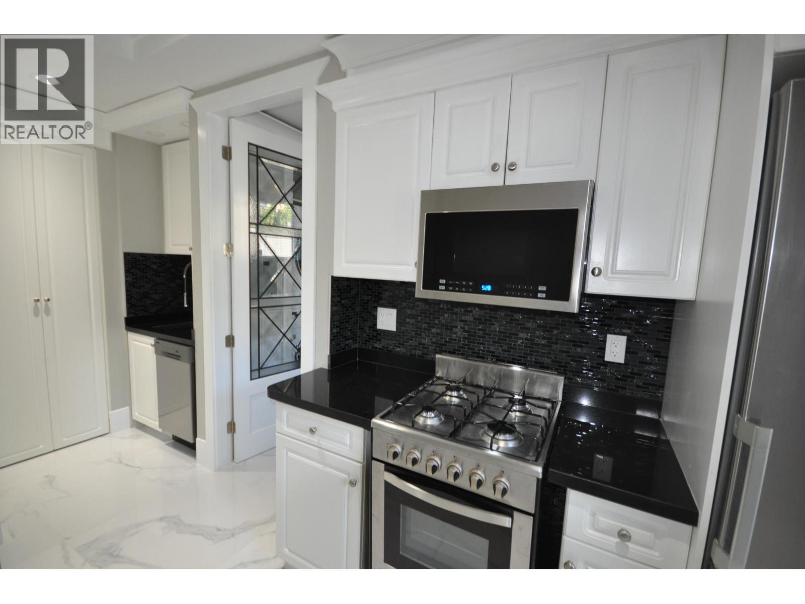 7505 KINGSWAY 1 House for Rent - Photo gallery 1