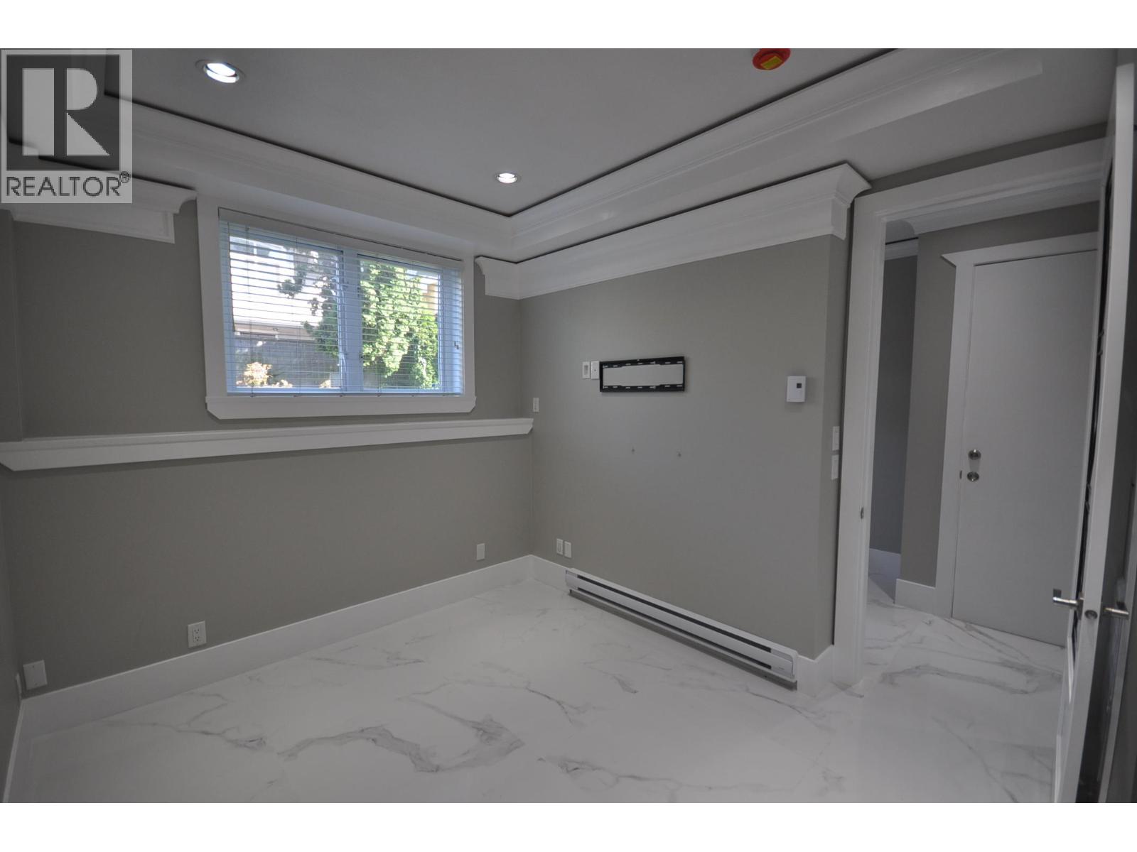 7505 KINGSWAY 1 House for Rent - Photo gallery 5