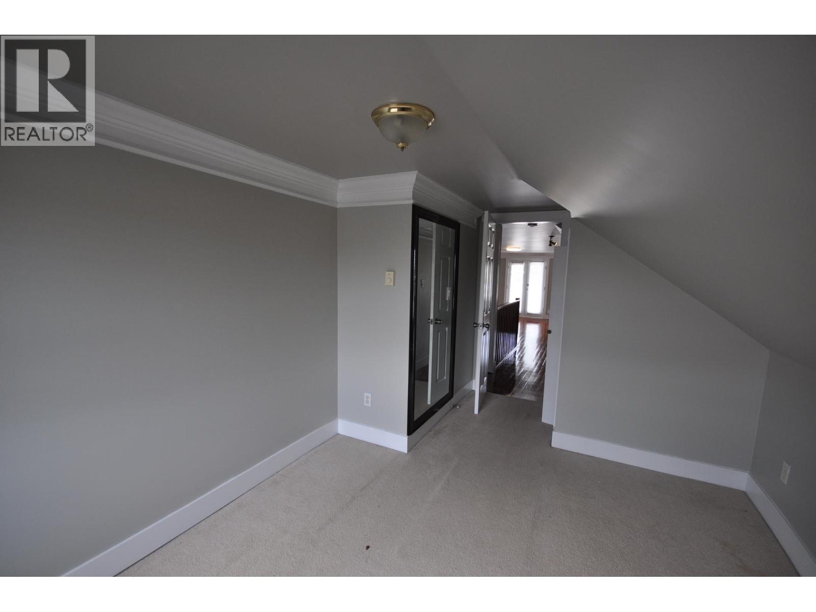 7505 KINGSWAY 3 Beds House for Rent - Photo gallery 5