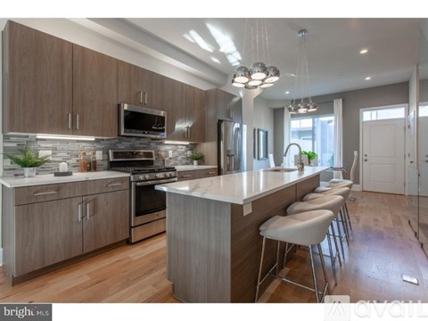 1026 Hyde St 3 Beds Apartment for Rent