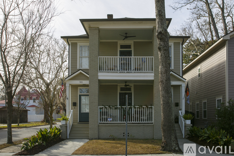 921 East Waldburg Street 2 Beds Apartment for Rent - Photo gallery 1