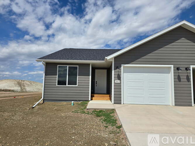 303 Northern Lights Boulevard 2 Beds Townhouse for Rent - Photo gallery 1