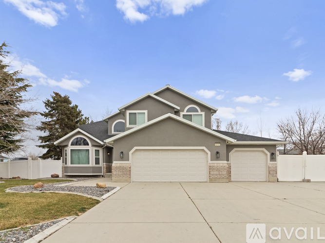 9943 South 3200 West 4 Beds Single Family Home for Rent - Photo gallery 1