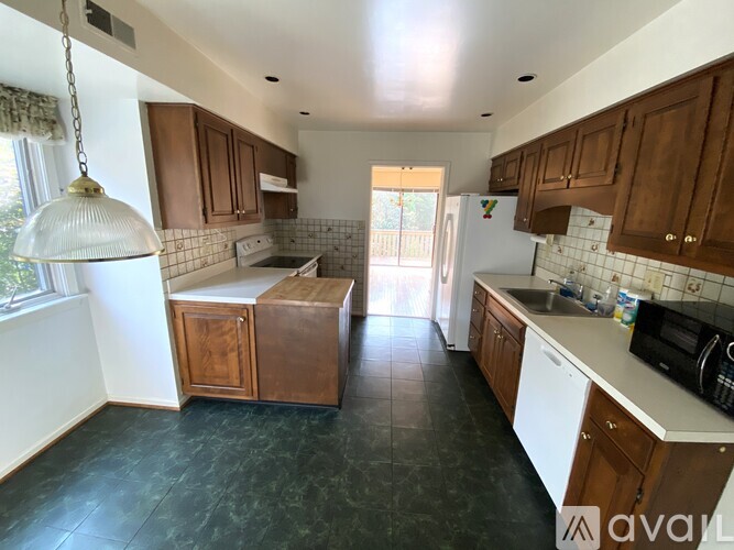 354 Paoli Woods Drive 3 Beds Townhouse for Rent - Photo gallery 5