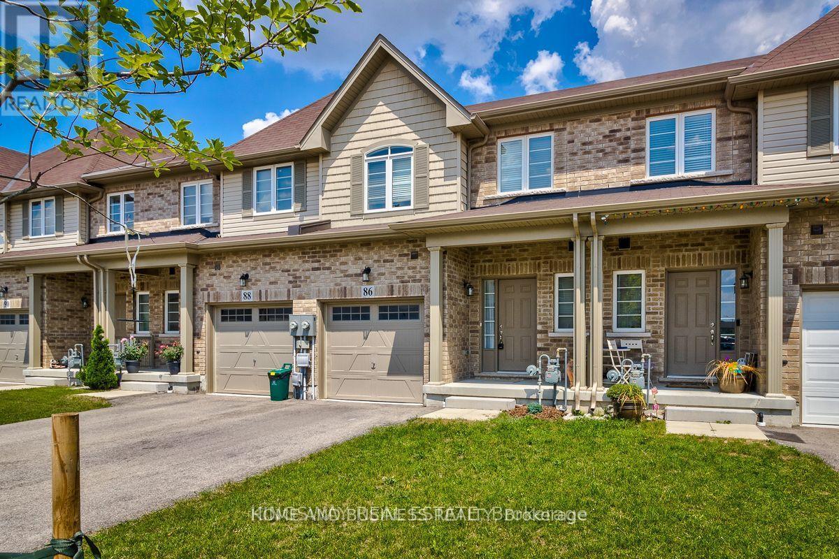 86 BRADBURY ROAD 3 Beds Home, Townhouse for Rent - Photo gallery 2