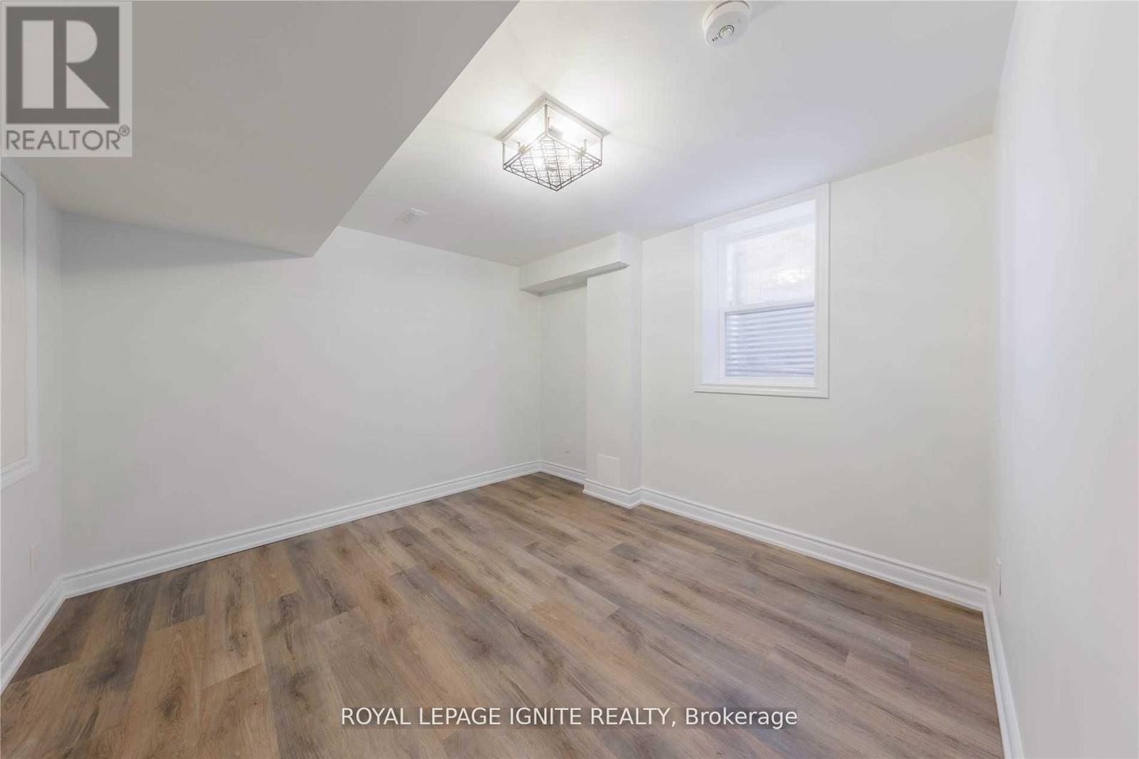 BSMT - 234 CROMBIE STREET 2 Beds House for Rent - Photo gallery 4