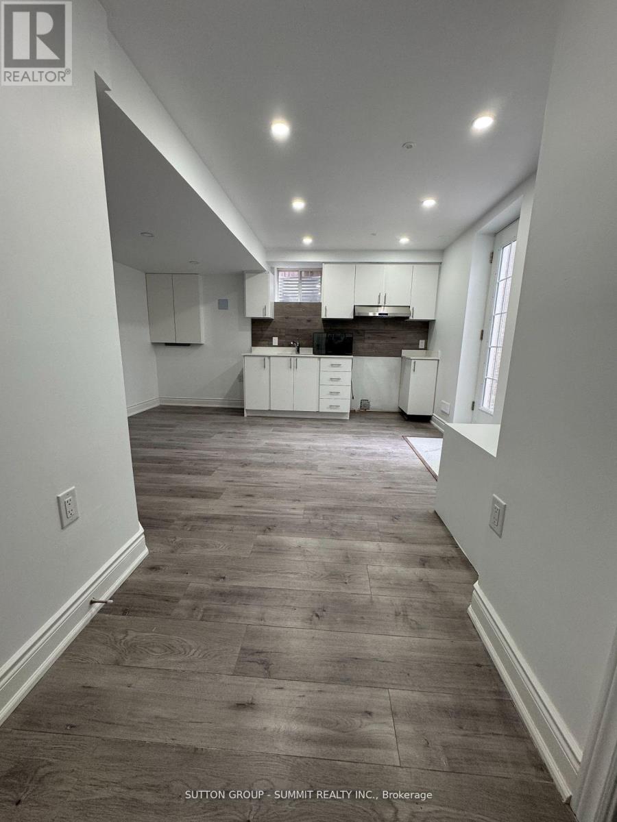 LOWER - 674 THOMPSON ROAD S 1 House for Rent - Photo gallery 3