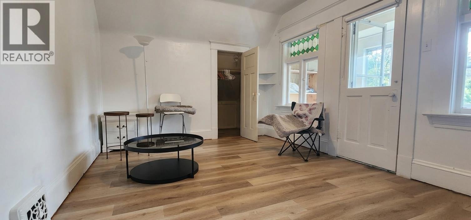 635 E 49TH AVENUE 4 Beds House for Rent - Photo gallery 5