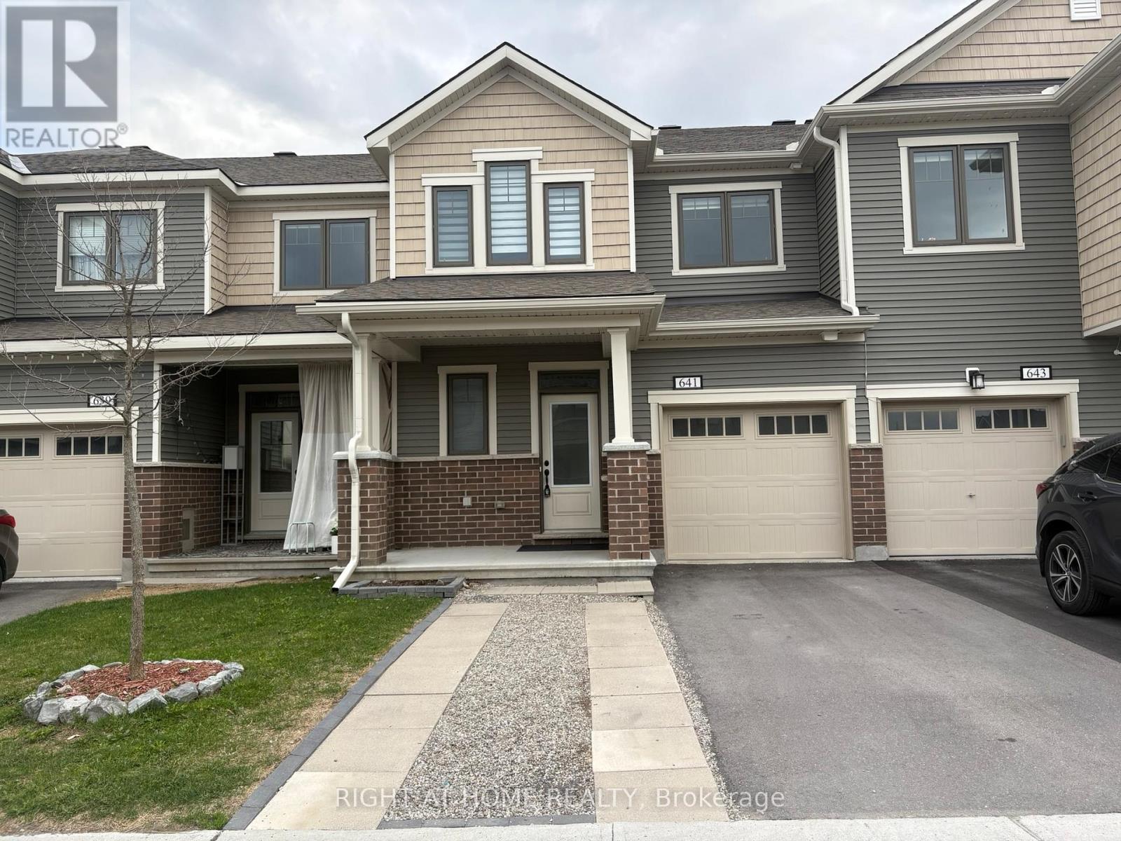 641 ALLIED MEWS 3 Beds Home, Townhouse for Rent - Photo gallery 1