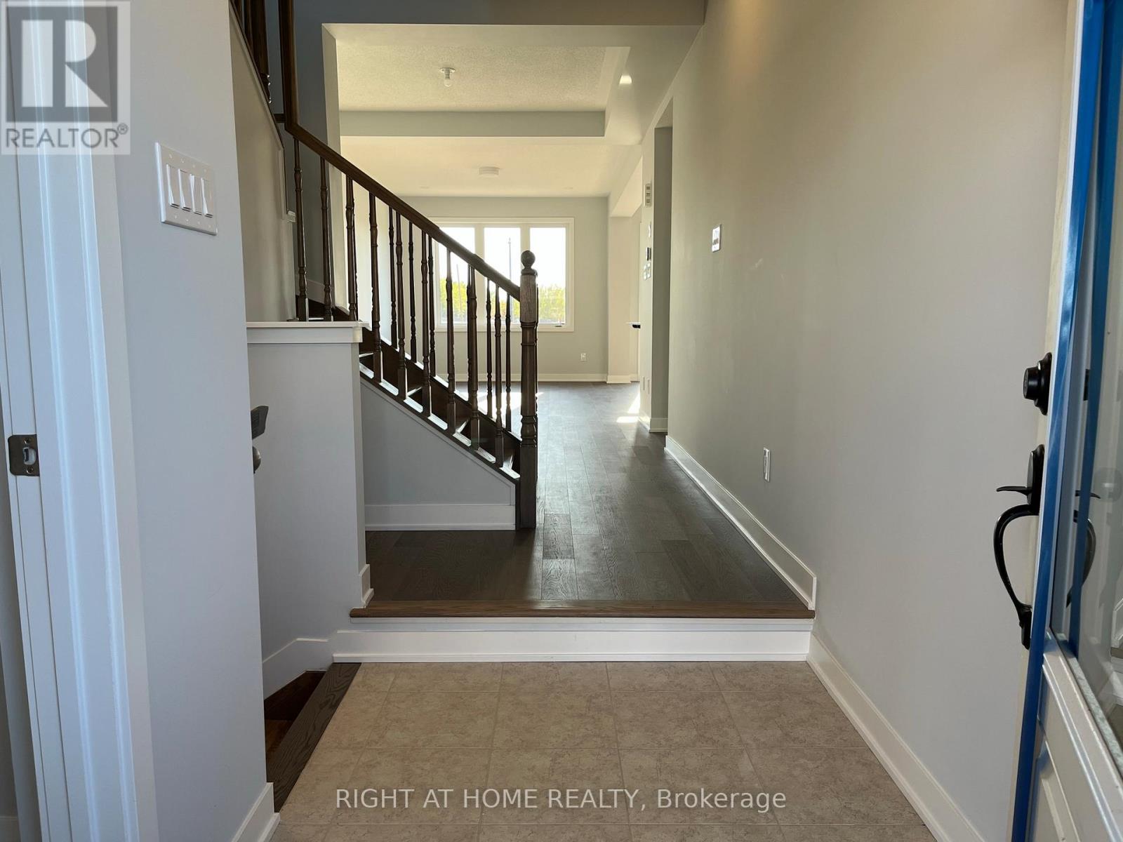 641 ALLIED MEWS 3 Beds Home, Townhouse for Rent - Photo gallery 3