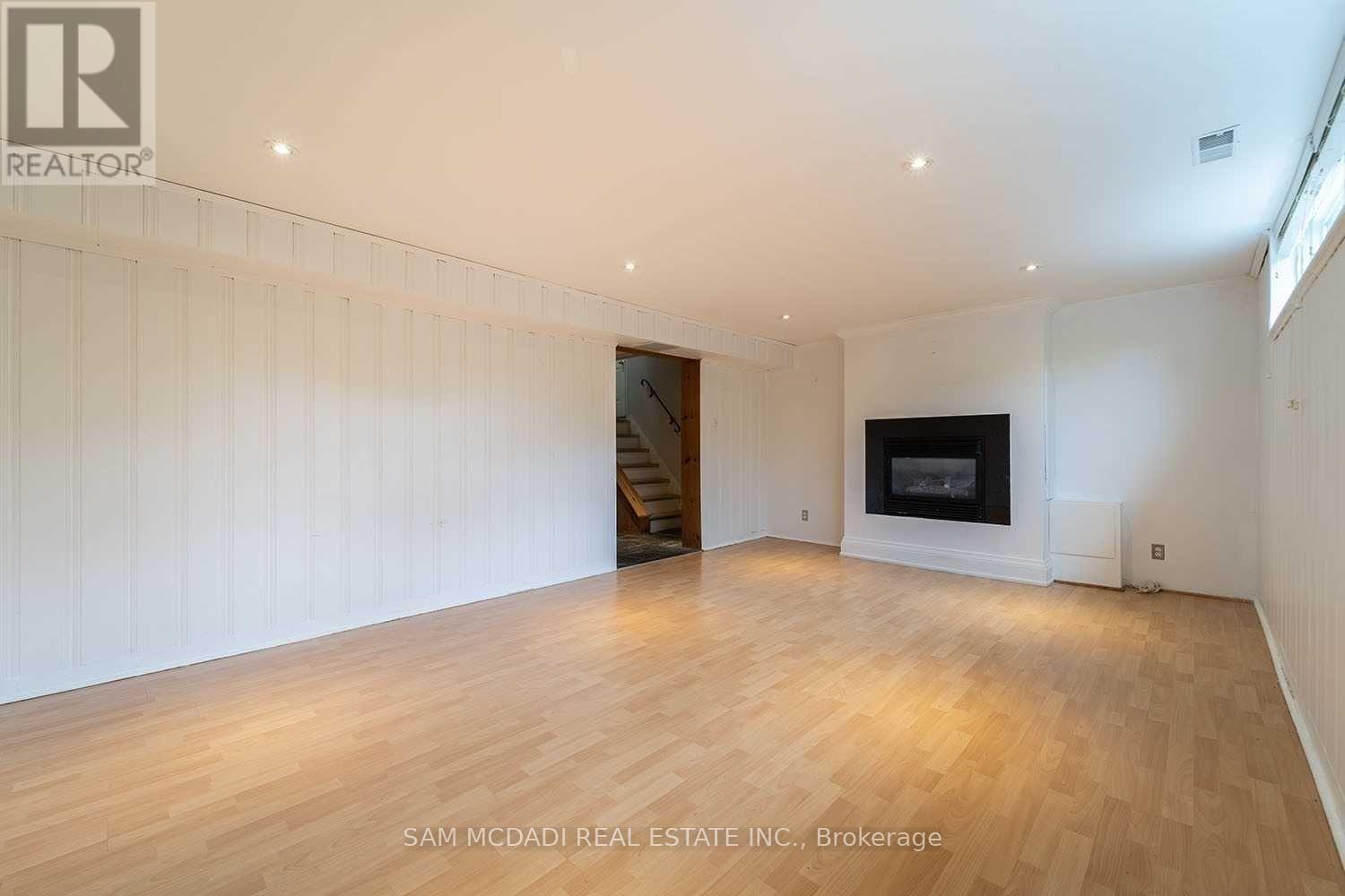BSMT - 2588 LUNDIGAN DRIVE 1 House for Rent - Photo gallery 5