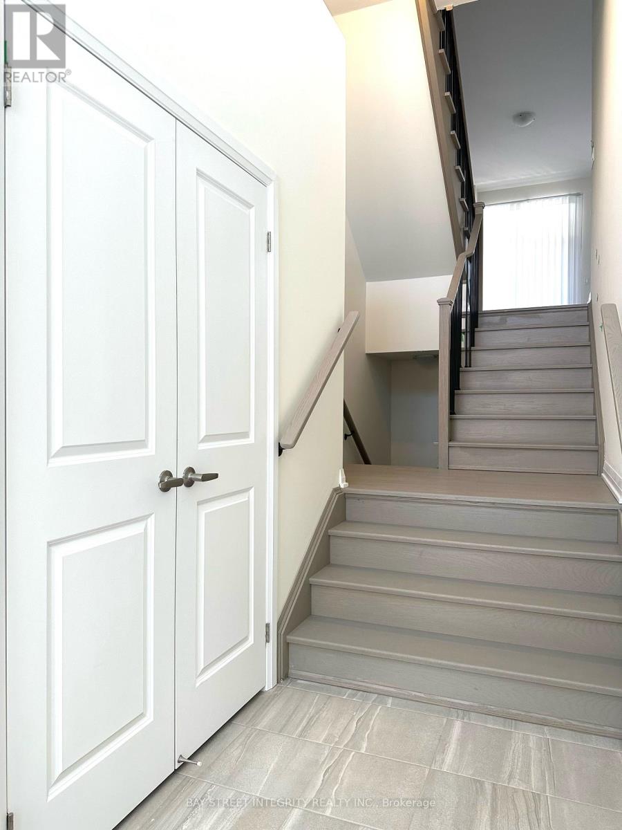82 MILLMAN LANE 4 Beds Home, Townhouse for Rent - Photo gallery 2