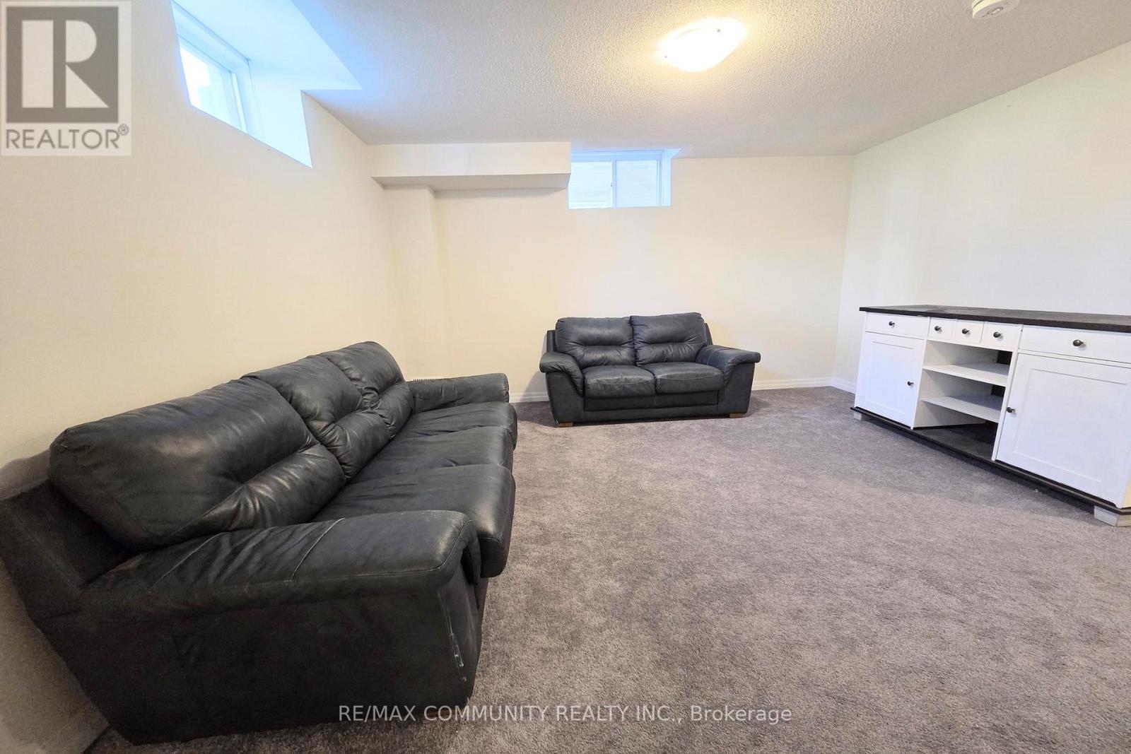 BASEMENT - 50 NORTHROP AVENUE 1 House for Rent - Photo gallery 5