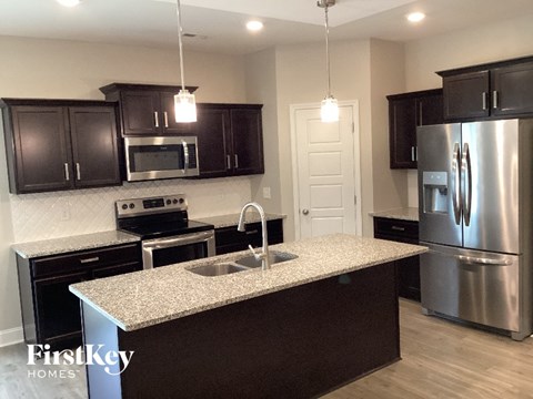 103 Lucerne Ln 4 Beds Apartment for Rent