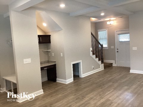 103 Lucerne Ln 4 Beds Apartment for Rent
