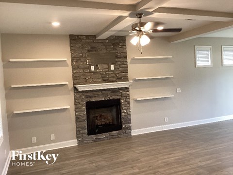 103 Lucerne Ln 4 Beds Apartment for Rent