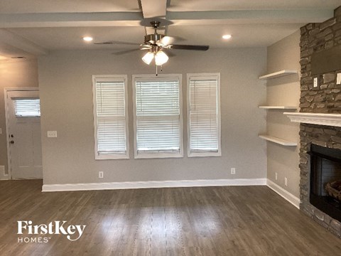 103 Lucerne Ln 4 Beds Apartment for Rent