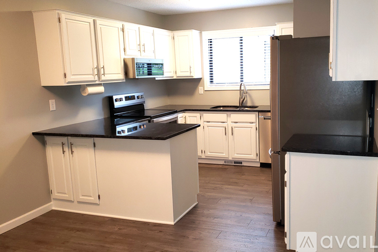 5445 Orleans Ln N 2 Beds Apartment for Rent - Photo gallery 2