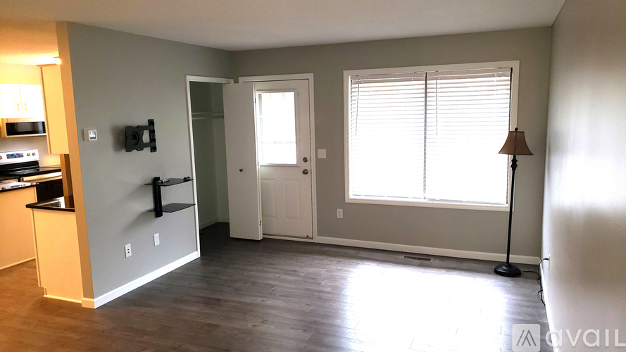 5445 Orleans Ln N 2 Beds Apartment for Rent - Photo gallery 3