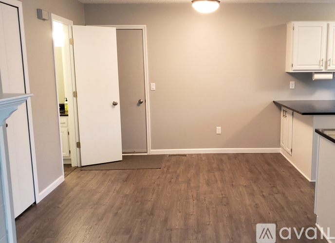 5445 Orleans Ln N 2 Beds Apartment for Rent - Photo gallery 5