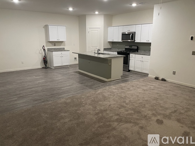 13539 Lunar Light 4 Beds Single Family Home for Rent - Photo gallery 3