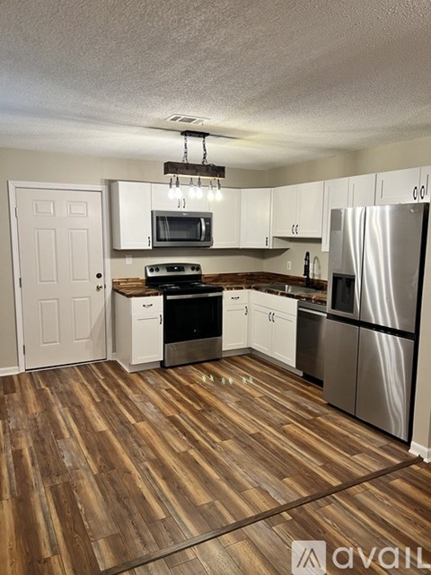 706 Shady Ln Dr 2 Beds Apartment for Rent