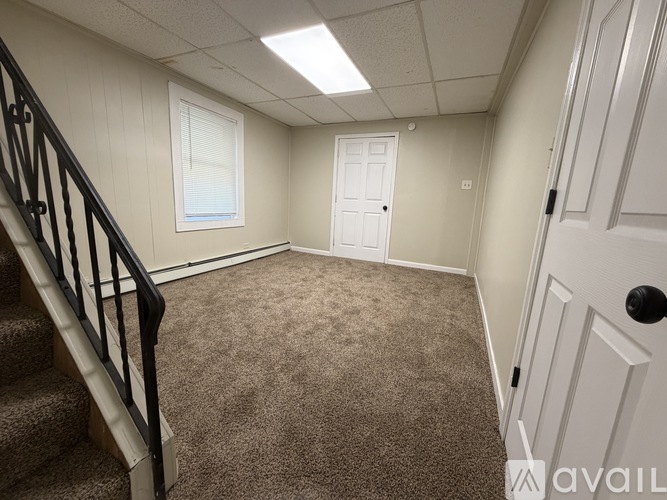 68 N Shirley St 3 Beds Single Family Home for Rent - Photo gallery 3