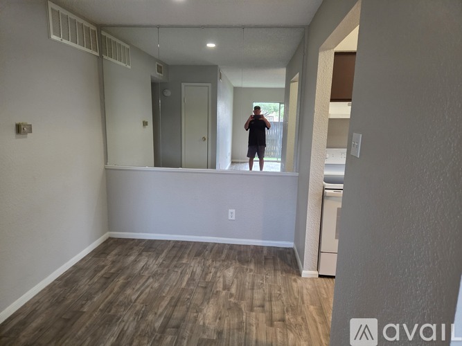 1500 Bay Area Boulevard 2 Beds Condo for Rent - Photo gallery 3