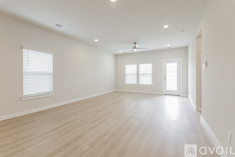 2213 Trailside Dr 3 Beds Single Family Home for Rent - Photo gallery 5