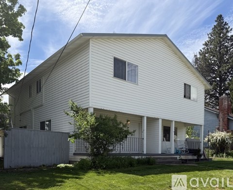 704 M Ave 2 Beds Apartment for Rent