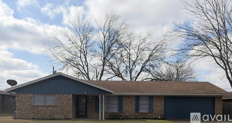 102 Forest Lane 3 Beds Single Family Home for Rent - Photo gallery 1