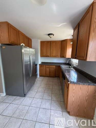 29 Oak Ridge Pkwy 4 Beds Apartment for Rent