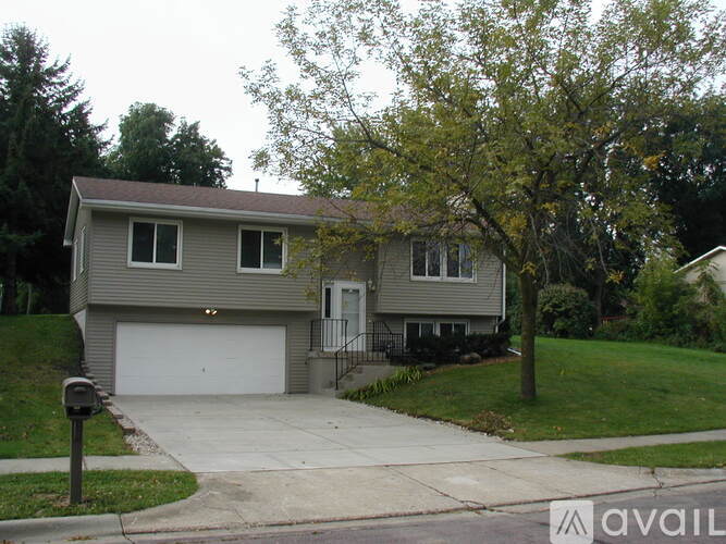 355 16th Street Northeast 3 Beds Single Family Home for Rent - Photo gallery 1