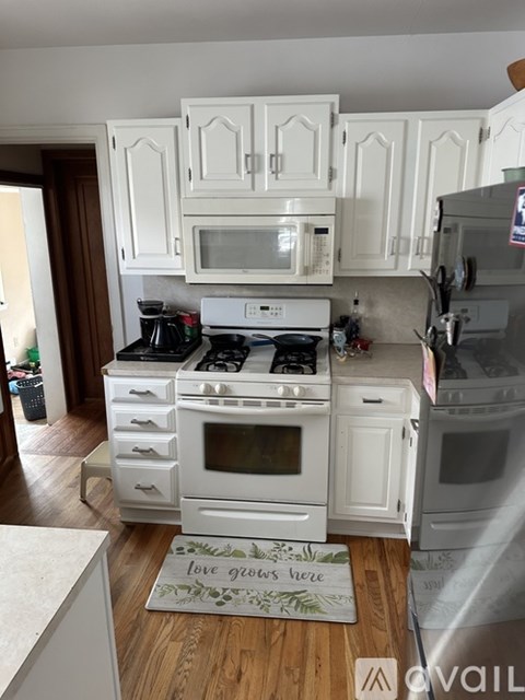 809 East 22Nd Street 2 Beds Apartment for Rent