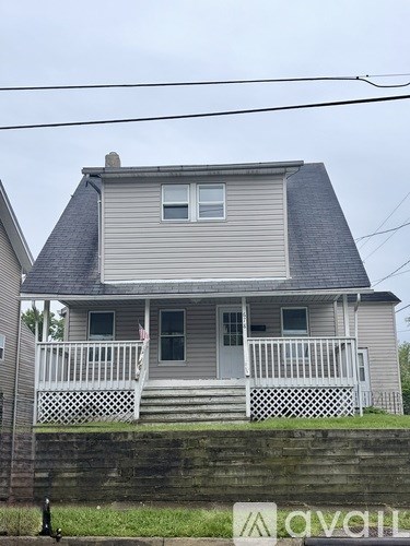678 Hollibaugh Avenue 2 Beds Apartment for Rent