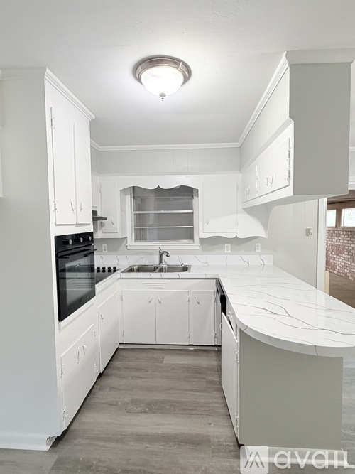2204 Greenway Drive 3 Beds Single Family Home for Rent - Photo gallery 4