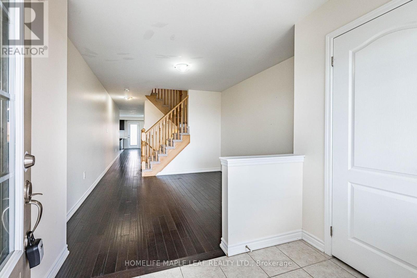 67 BENHURST CRESCENT 4 Beds Home, Townhouse for Rent - Photo gallery 4