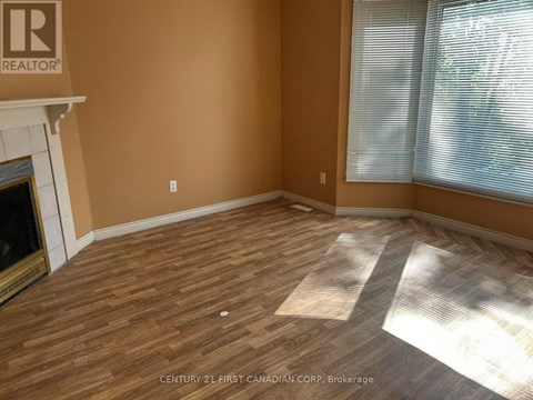 17 - 1548 RICHMOND STREET 4 Beds Apartment for Rent