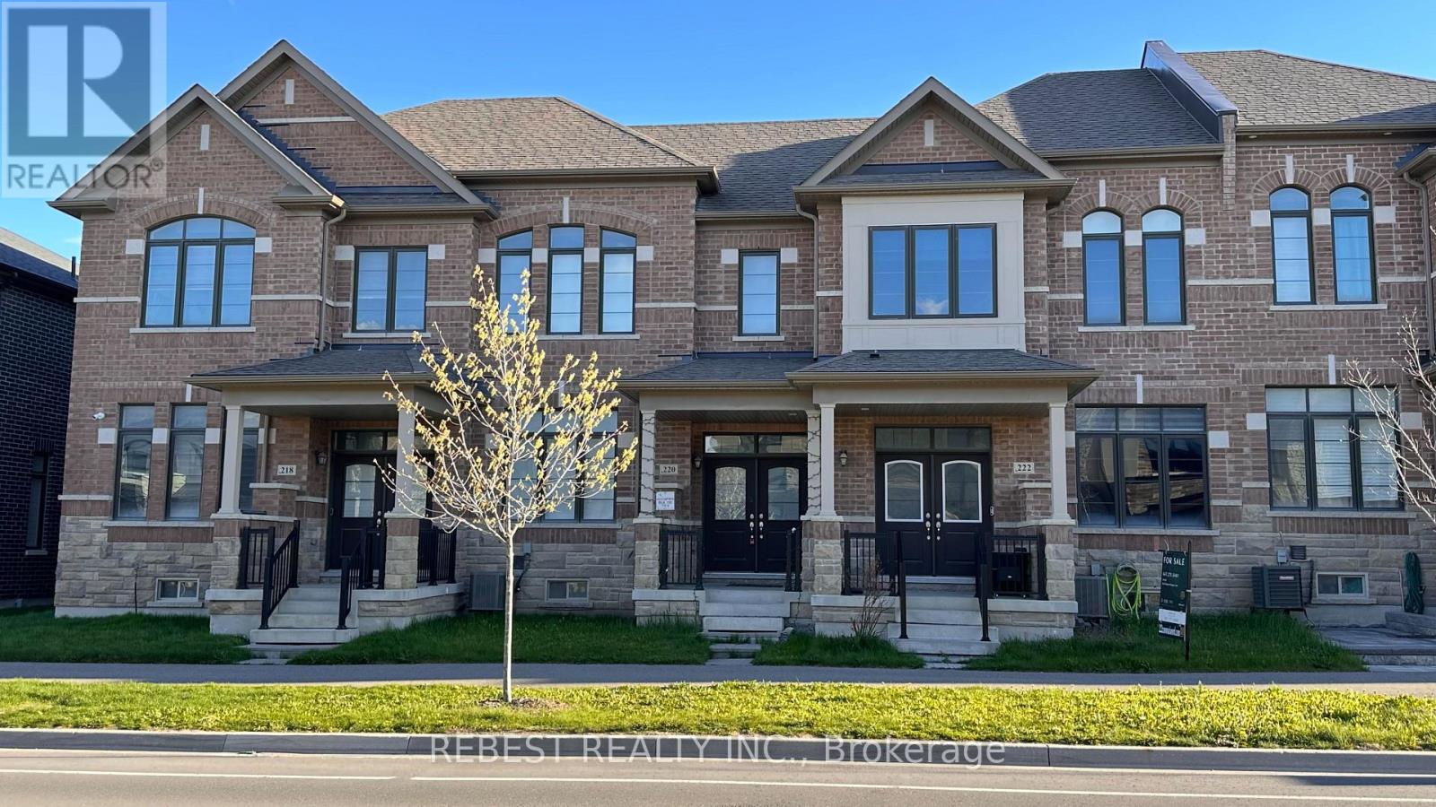 220 CORONATION ROAD 3 Beds Home, Townhouse for Rent - Photo gallery 1