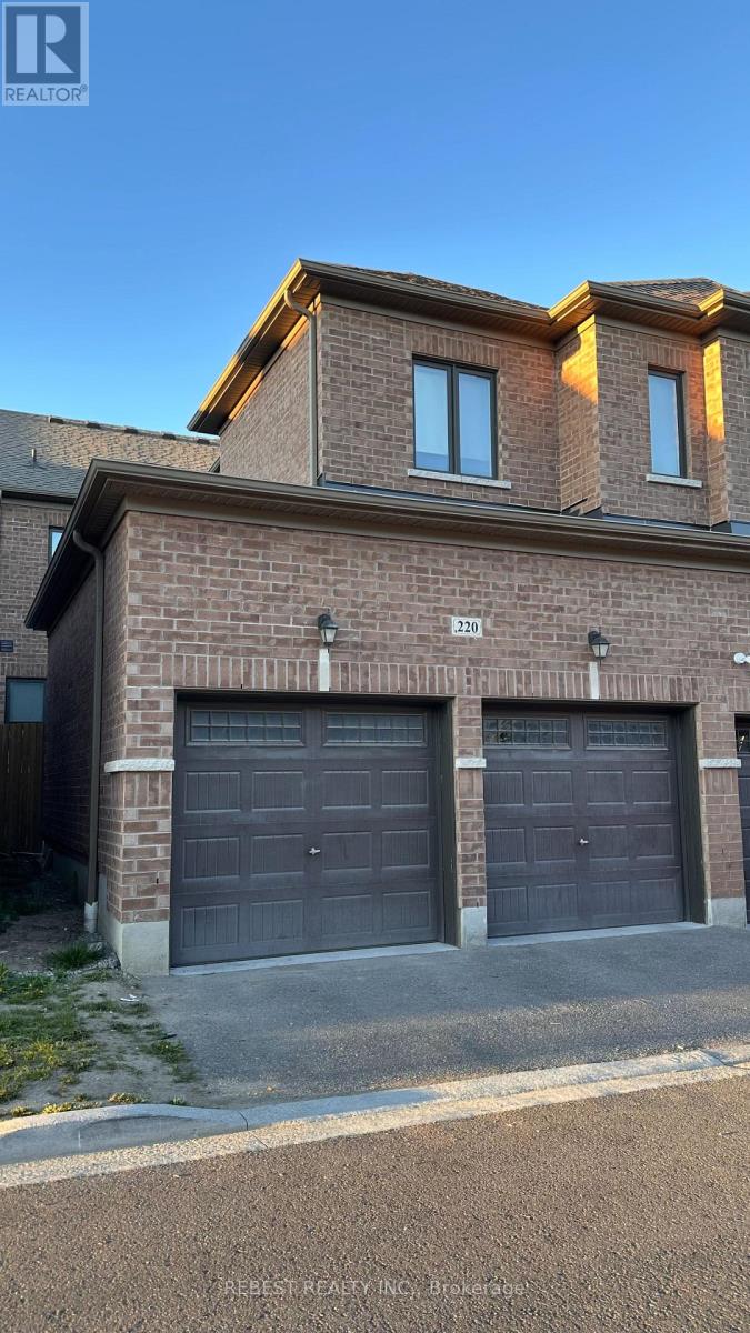 220 CORONATION ROAD 3 Beds Home, Townhouse for Rent - Photo gallery 3