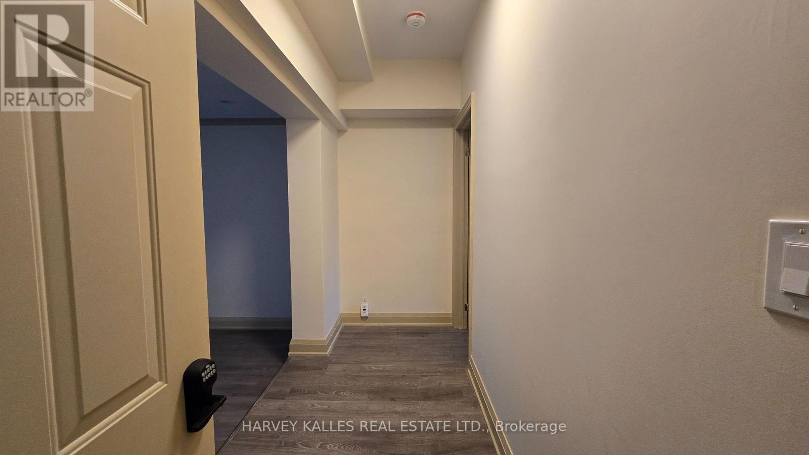 MAIN - 279 CORNELIUS PARKWAY 3 Beds House for Rent - Photo gallery 5