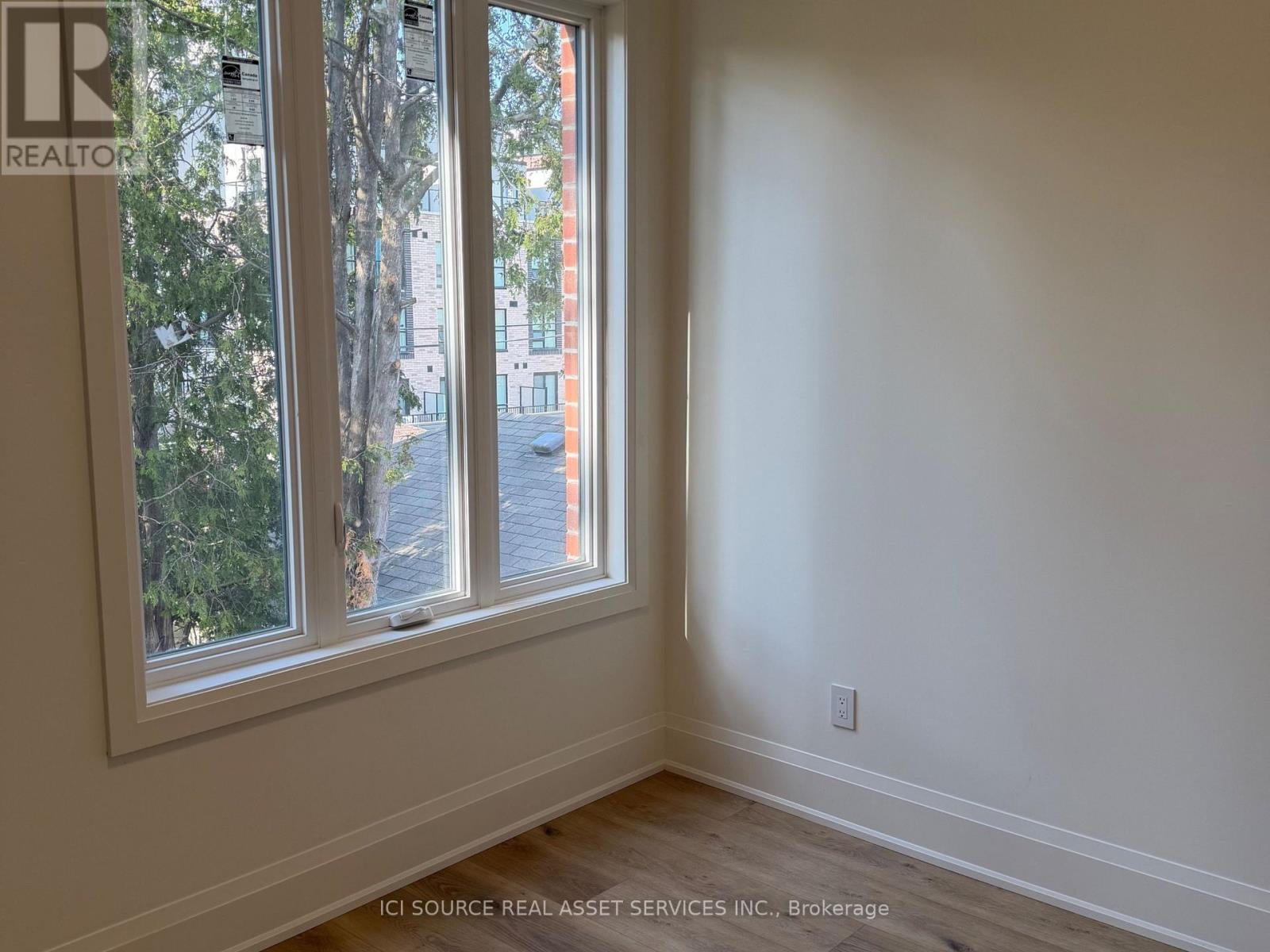 UNIT 1 - 28 NORCROSS ROAD 2 Beds Home, Multifamily for Rent - Photo gallery 2