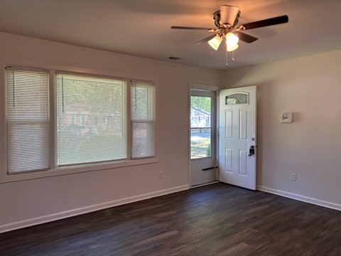 212 Pine Grove Avenue 2 Beds Apartment for Rent