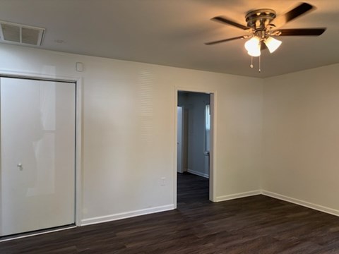 212 Pine Grove Avenue 2 Beds Apartment for Rent