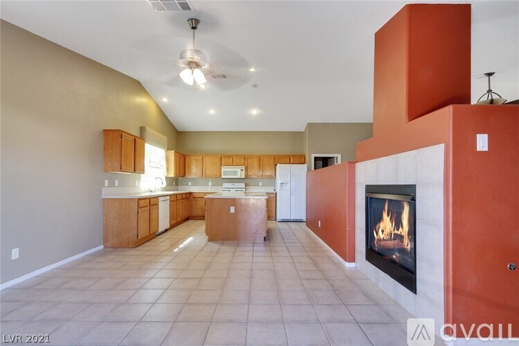 1048 Royal Skyline St 3 Beds Single Family Home for Rent - Photo gallery 4