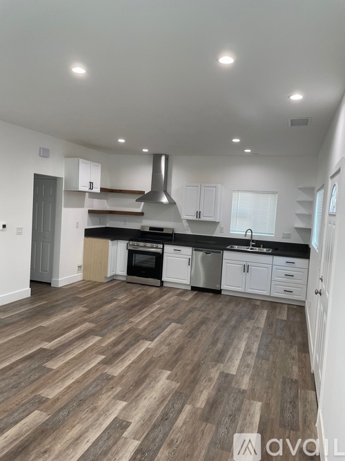 143 N Barranca Ave 1 Apartment for Rent - Photo gallery 2